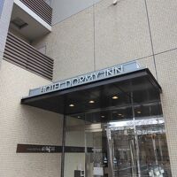 海峡ゆめタワーや下関港ターミナルの近くにあります。