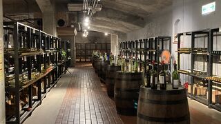 ぶどうの丘地下ワインカーヴ(貯蔵庫)