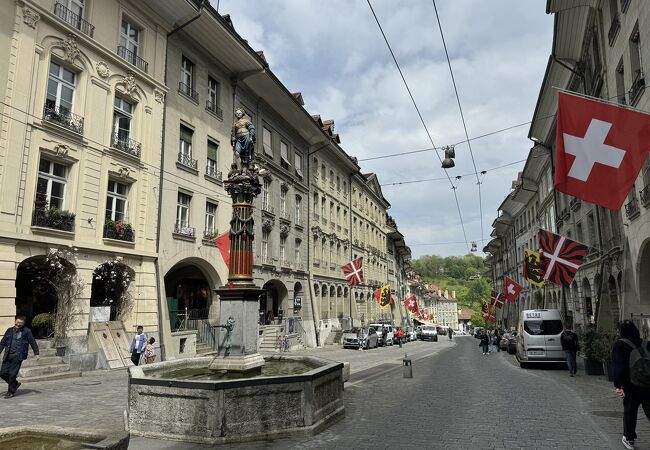 メインストリートの東の端にある噴水