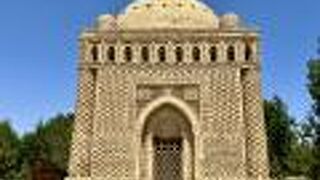 レンガだけで精巧な模様！