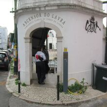 ラブラ線の駅舎