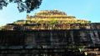 プラサット トム