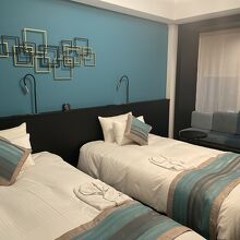 グリーンの壁紙が素敵