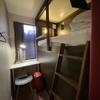 作業台もあって狭さは苦にならなかった。