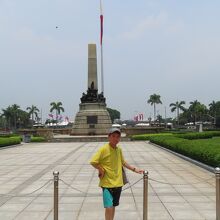 ホセ リサール記念像