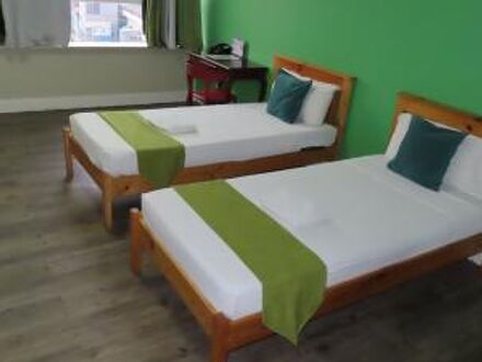 レッドドアーズ ニア NAIA ターミナル 1 写真