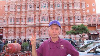 通りに面した宮殿