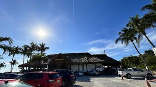 セブン・マイル・ブリッジを眺められるレストラン・バー