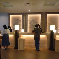 １階　シックなフロント