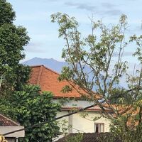 テラスから見えるアグン山