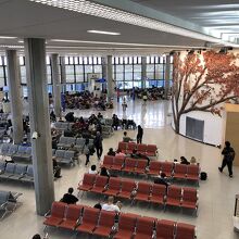 そうそうこの円形のサテライトの雰囲気が好きなんです