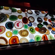 甲州天然石工房 彩石の蔵