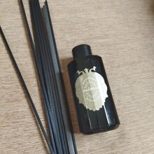 匂い棒に染み込ませて使うリキッドのもの