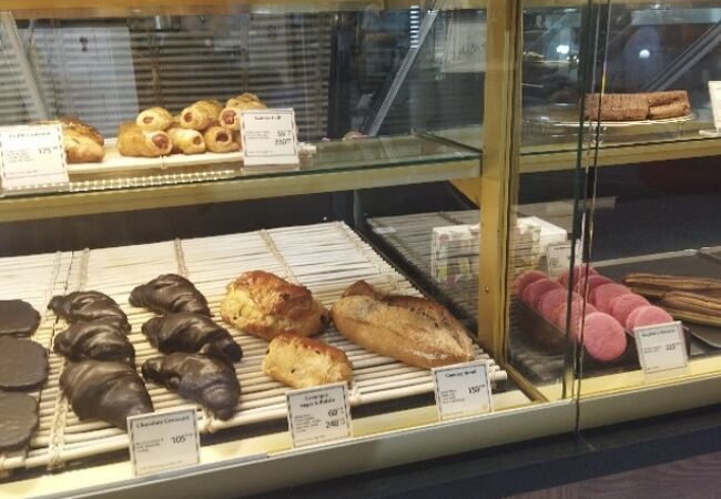 本場のスイーツやパン