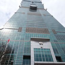 真上を見上げると、やはり高い