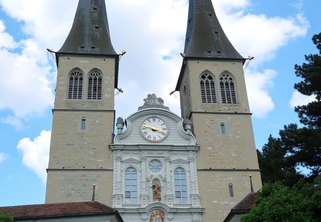 ルツェルン湖畔の教会