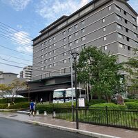 佐賀城のお壕に面しています