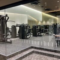 ジムはフロントが受付です