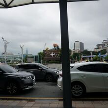 空港から外に出た時の風景