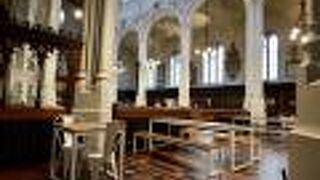 教会内の素敵なカフェ