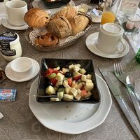 朝食。他にハム、チーズ、卵料理も