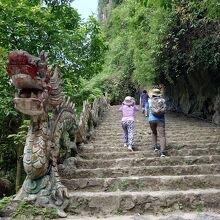 急な階段が500段