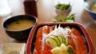 湖畔レストラン