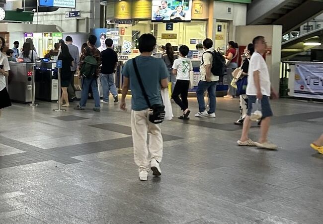 夜はすいている