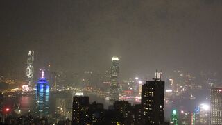 傾斜がきつくて、更に時折ガタンと揺れるので倒れないよう体を支えるのが大変でした。