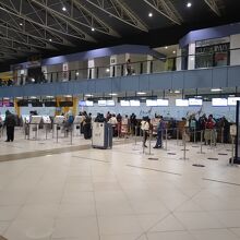 エルアルト国際空港 (LPB)