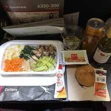 夕食、ベジタリアンオプションがビビンバだった