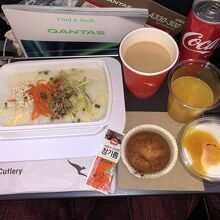 朝食の韓国風鶏粥、さっぱり胃に優しい～