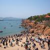 たくさんの人が訪れる海水浴場