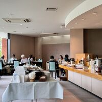 朝食のレストラン