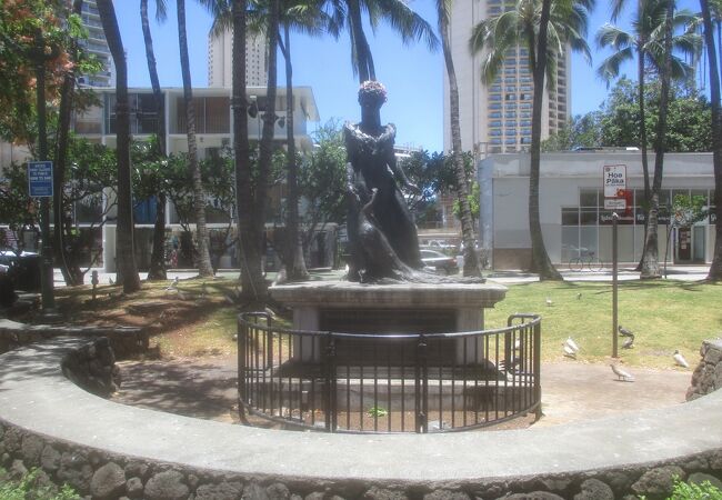 プリンセスカイウラニ像