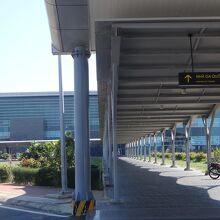 国内線と国際線は距離がある