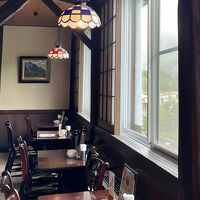 河童橋をながめる席がおすすめ