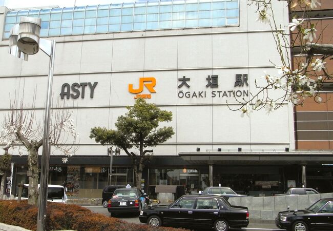 ３社が乗り入れる西美濃最大ターミナル　～　大垣駅