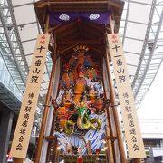 ＪＲ博多シティ前広場の特別展示している十一番・飾り山笠を観て来ました。
