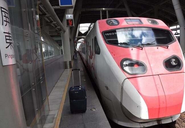 １２年ぶりの再訪。駅舎も構内も大きく立派になっていた