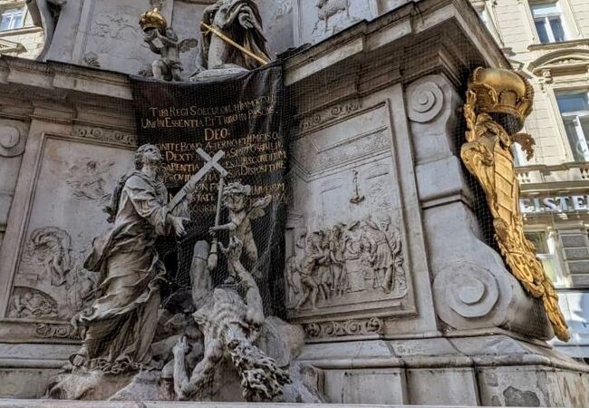 マリアテレジアの祖父レオポルド1世が建てた記念柱