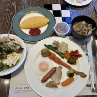 1階ビュッフェレストラン