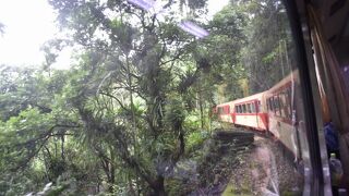 ５０余年ぶりに乗れた。車体はきれい、エアコン７完備、ネットで切符が取れた