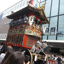 長刀鉾がいよいよ出発