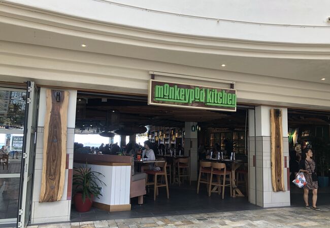 モンキーポッド キッチン (ワイキキ店)