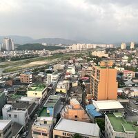 14階だったので、眺望は良いが…普通の韓国の街並み