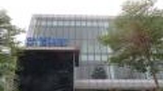 近代的な駅です