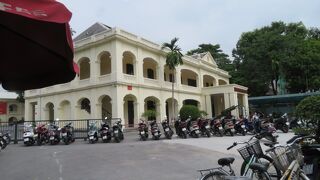 白亜の殿堂です