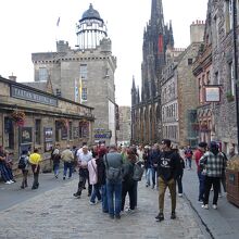 起点になるエジンバラ城入口近く