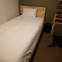 このようにいたってシンプルな客室